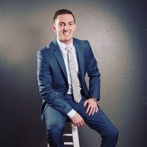 Meet your Posher, Dustin